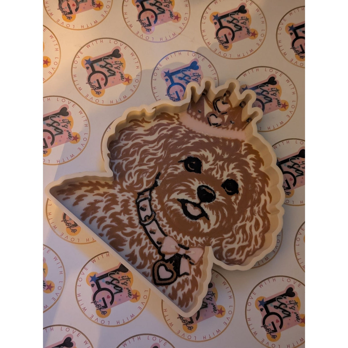 Angled view showing the raised rim and pink collar of the Jessicles Cavapoo trinket tray